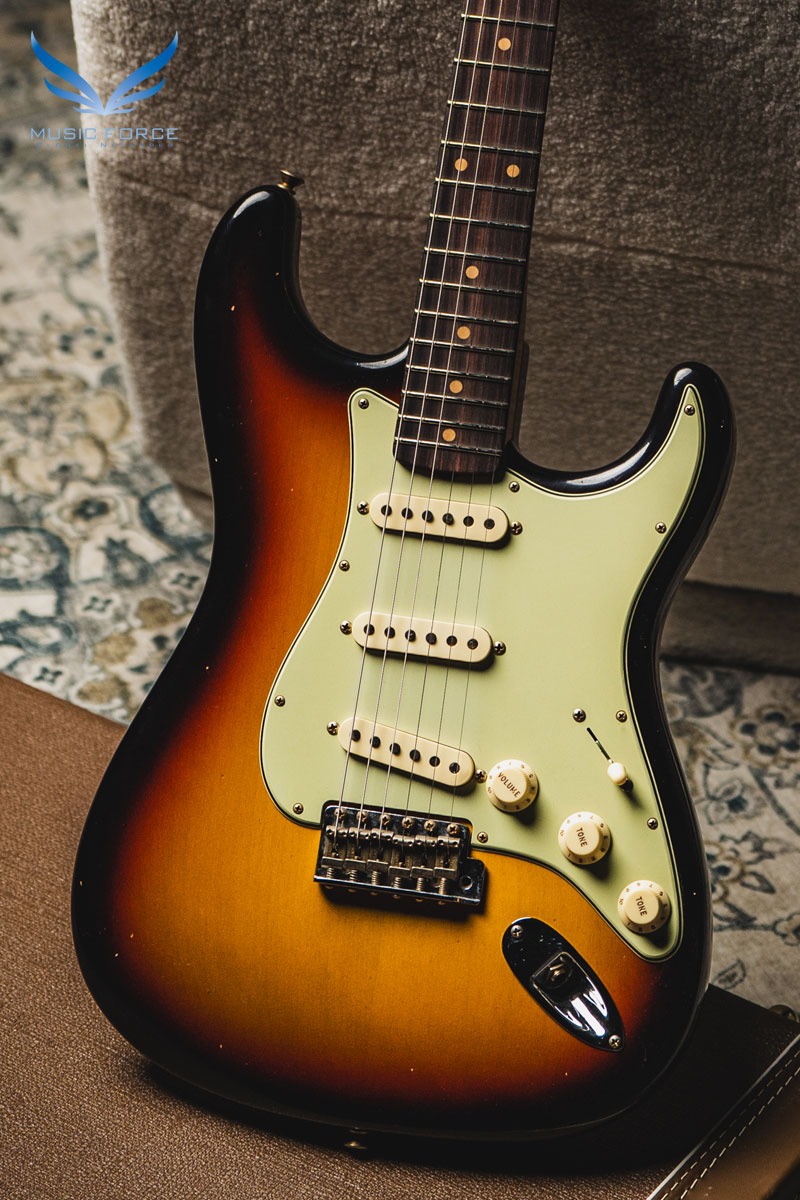 [2024 새봄맞이세일! (~5/31까지)] Fender Custom Shop Limited Edition 1960 Journeyman Strat Relic-Faded/Aged 3 Tone Sunburst (2023년산/신품) - CZ575928