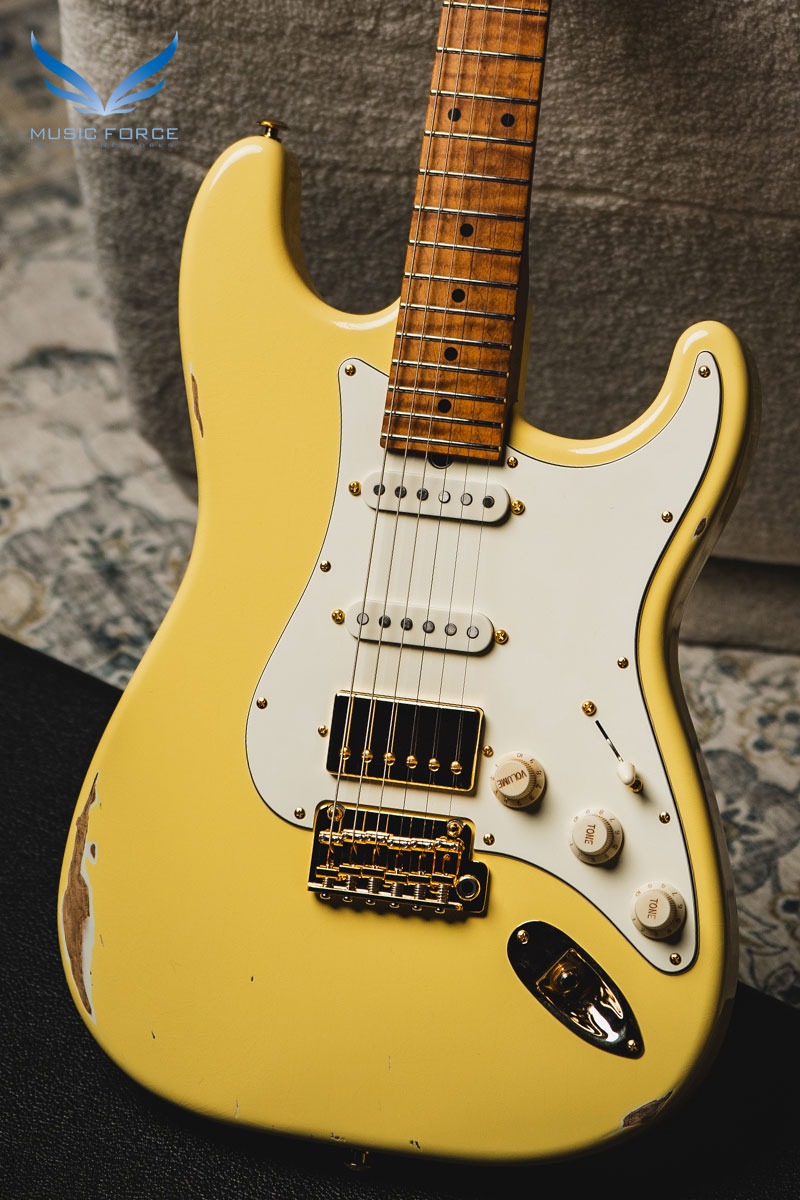 [2024 새봄맞이세일! (~5/31까지)] Suhr Classic S Antique(Custom Model) SSH-Vintage Yellow w/1-Piece Roasted Flame Maple Neck &amp; Gold HW (신품) - 70632